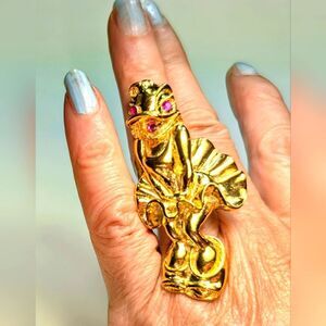 Wendy Gell Disney Daisy Duck as Marilyn Monroe with her skirt blowing up.A ring.